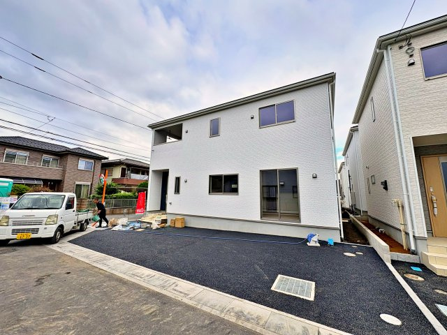 《仲介手数料半額》北本市二ツ家 第1　全9棟　4号棟の前面道路含む現地写真