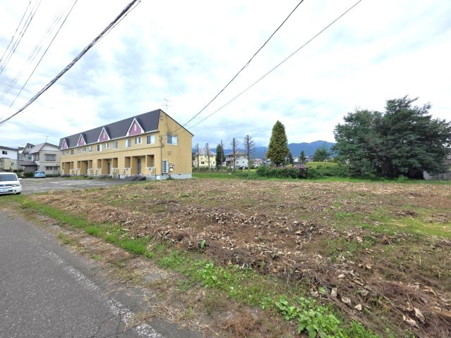 妙高市小出雲町売地の前面道路含む現地写真