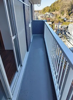 川崎市麻生区下麻生２丁目の賃貸マンションのバルコニー