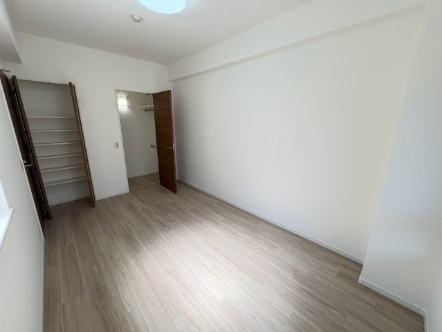 ワコーレ須磨潮見台レジデンス★ペットOKの寝室|落ち着いて過ごせるお部屋なので、寝室にいかがでしょうか