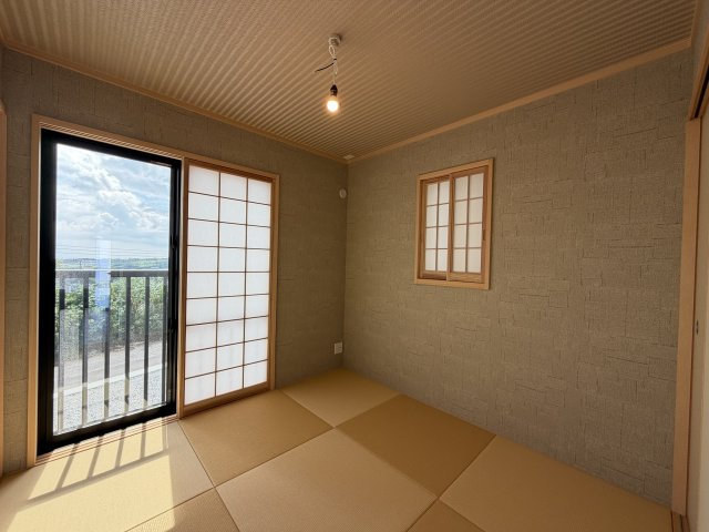 南城市玉城前川（全3棟）2号棟の和室|2号棟　和室4.5帖+収納付き♪