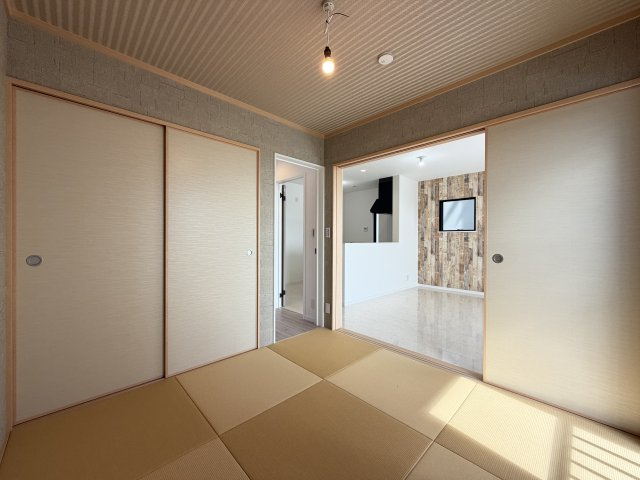 南城市玉城前川（全3棟）2号棟の和室|2号棟　和室4.5帖+収納付き♪