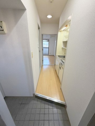 ヴィラブランシュ庚午中の玄関
