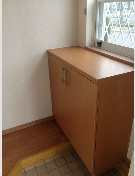 ルミエール中浜の玄関