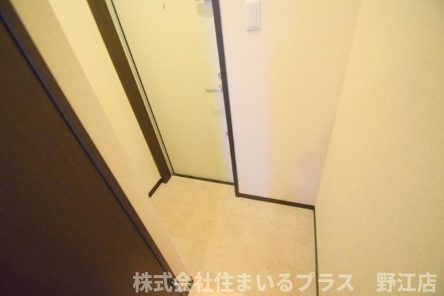 フジパレス鶴見Ⅲ番館の玄関