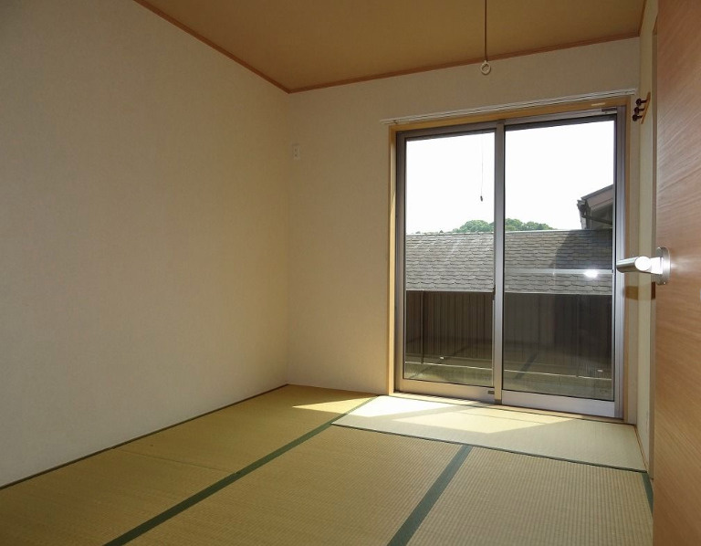 美鈴が丘貸家【キャッシュバック対象物件】の和室|和室があると、家にあたたかい雰囲気が生まれます