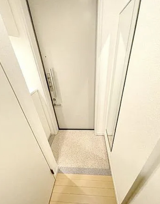 グランシャリオ弐番館の玄関