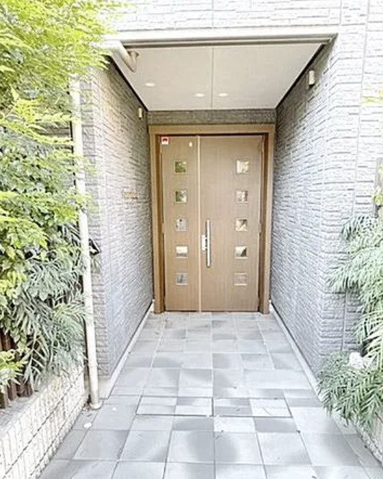 グランシャリオ弐番館のエントランス