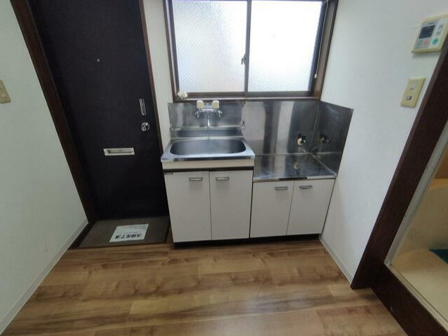 コーポすずきの玄関