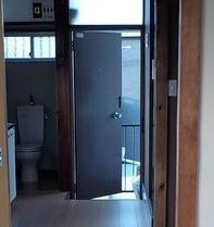 萩原荘の玄関