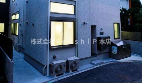フォース新小岩のエントランス