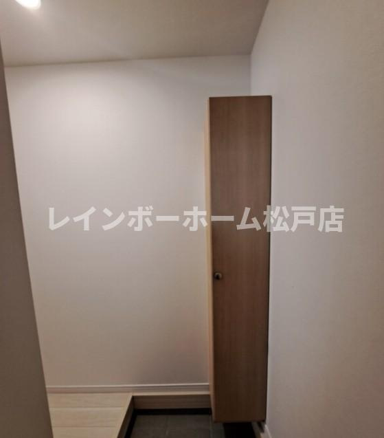 SR松戸特典：仲介手数料が無料です!!の玄関