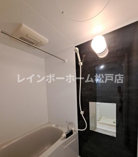 SR松戸特典：仲介手数料が無料です!!の浴室