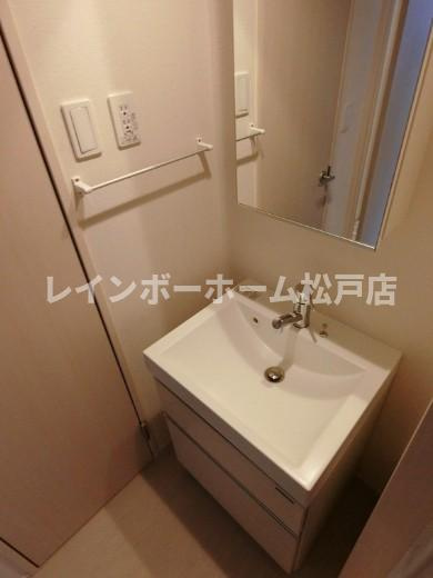 リブリ・杉田Ⅱ仲介手数料（賃料の1.10ヵ月）の50％OFF対象物件！の洗面所|スペースが確保できる洗面所です