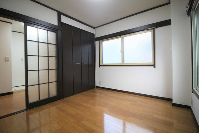 角野ビルの居間・リビング