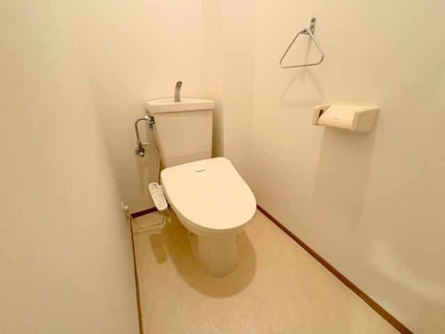 ラ・ビスタ宝塚エスティオ2番館のトイレ|コンパクトで使いやすいトイレです