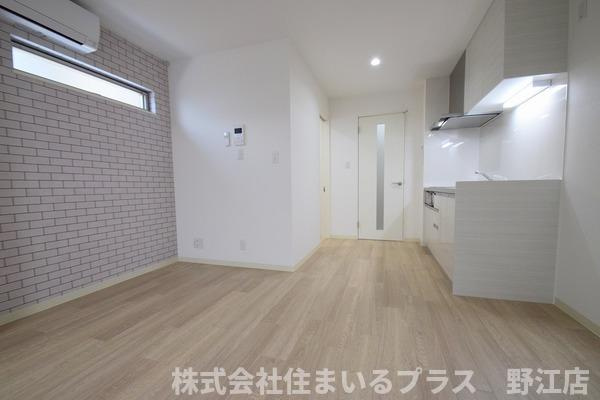 ピレーネ赤川の居間・リビング
