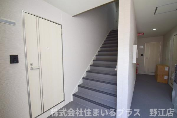 ピレーネ赤川のロビー