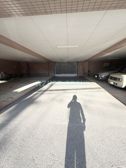 エステーム市ヶ尾の駐車場