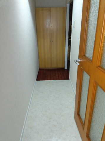 Oビルの玄関