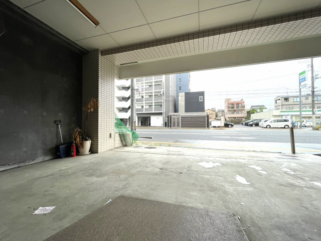 アーバンYフラッツの駐車場