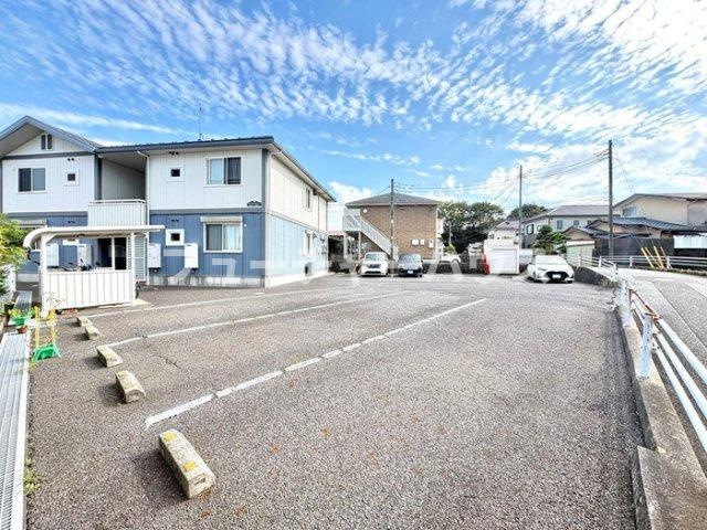 ロイヤルスクエア　Cの駐車場
