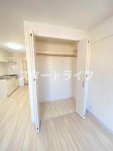 大阪市淀川区十三本町２丁目の賃貸マンションの収納