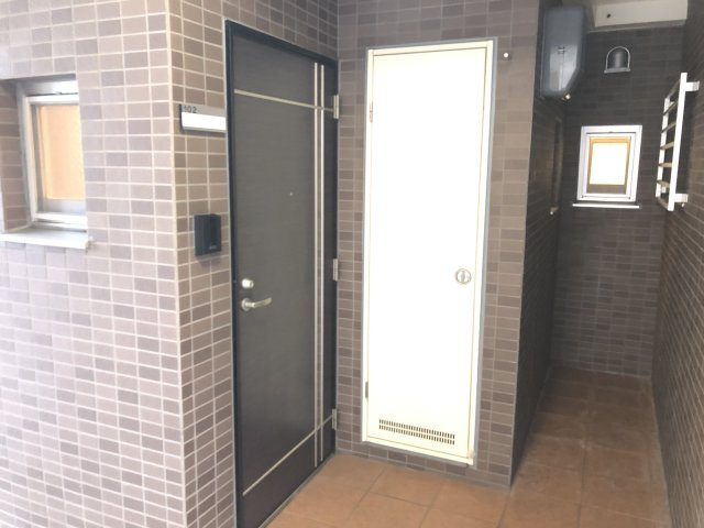 カフーナ坂田の玄関