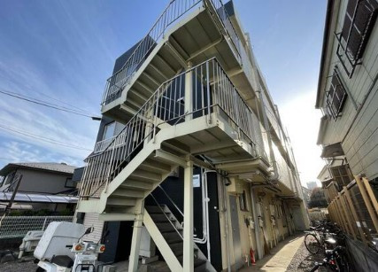 千葉市中央区鶴沢町の賃貸マンションの外観