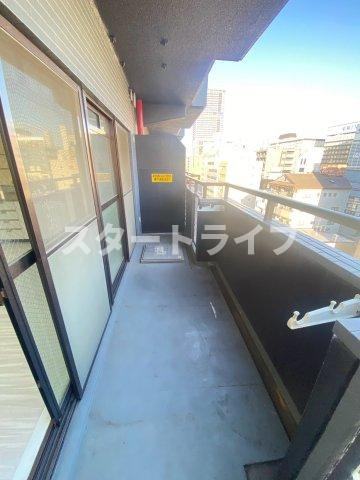 大阪市淀川区十三本町１丁目の賃貸マンションのバルコニー
