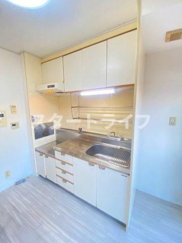 大阪市淀川区十三本町１丁目の賃貸マンションのキッチン