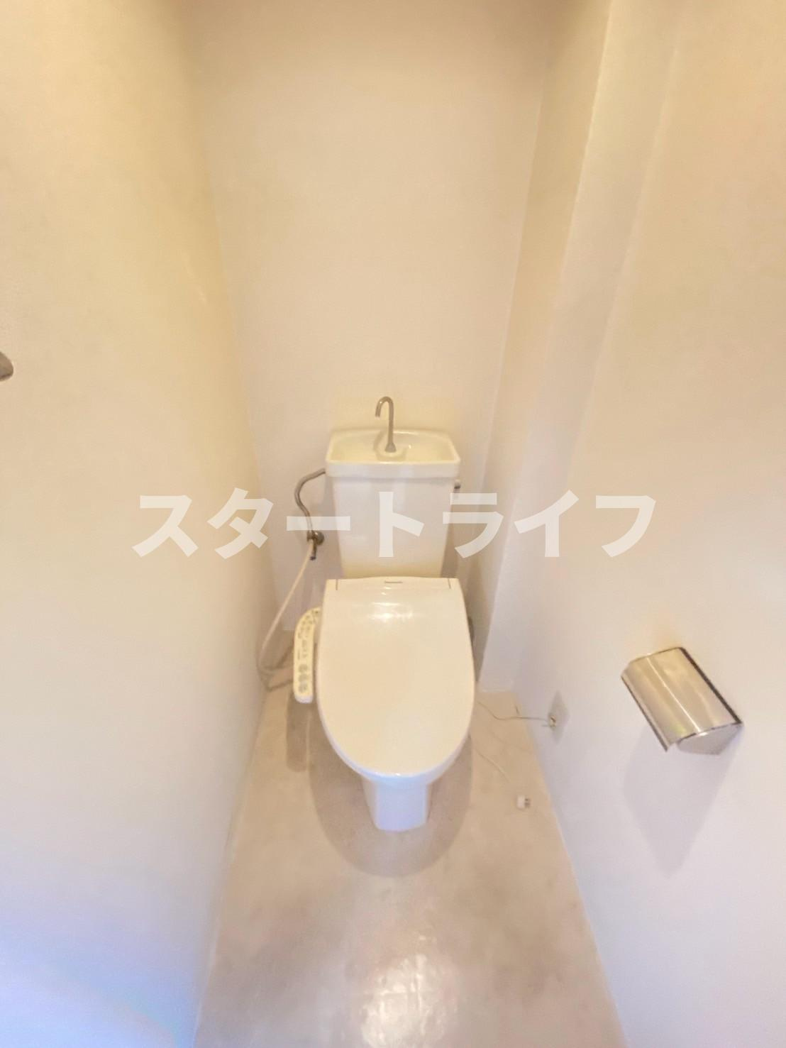 大阪市淀川区十三本町１丁目の賃貸マンションのトイレ