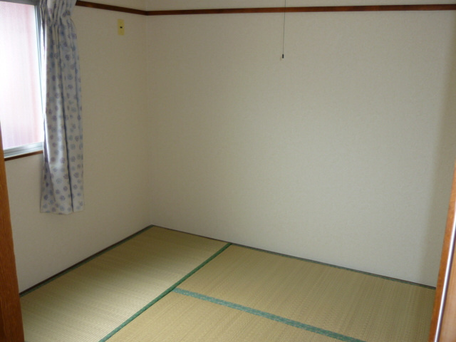 新見ビルの和室
