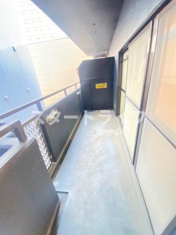 大阪市淀川区十三本町１丁目の賃貸マンションのバルコニー