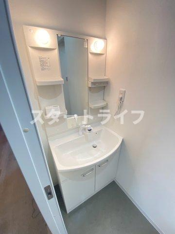 大阪市淀川区十三本町１丁目の賃貸マンションの洗面所