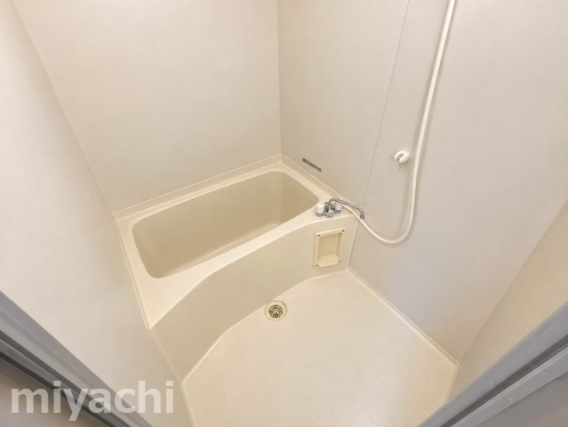 グランディール矢三　Cの浴室