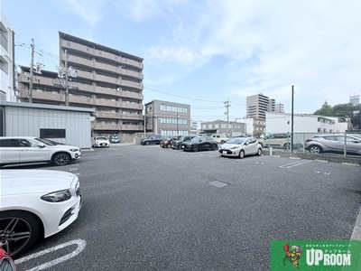 Arsa　NEXTの駐車場