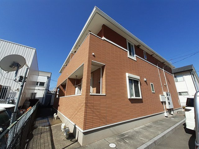 太宰府市通古賀２丁目のアパートの外観|おしゃれな外観です