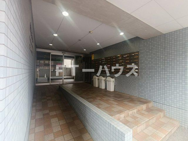 船橋市西船４丁目の賃貸マンションのエントランス