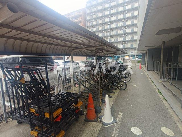 船橋市西船４丁目の賃貸マンションの駐車場