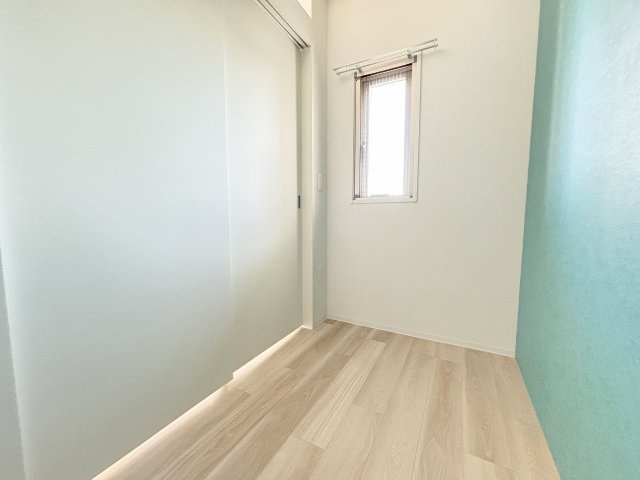 セレニテ新大阪アリエの洋室
