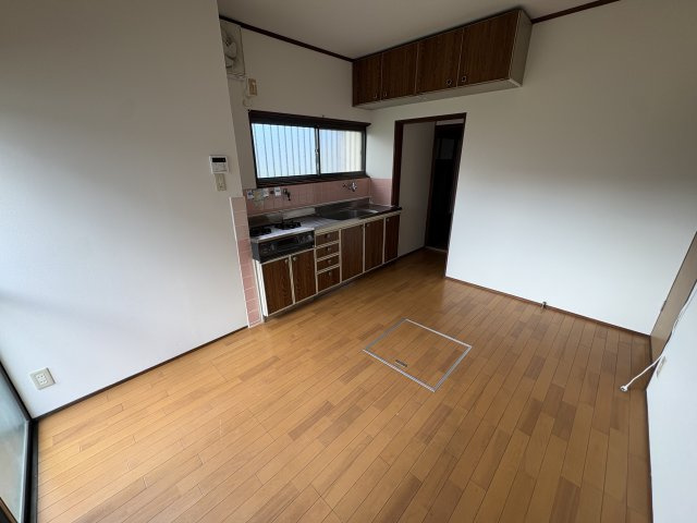 尾上町長田戸建の居間・リビング