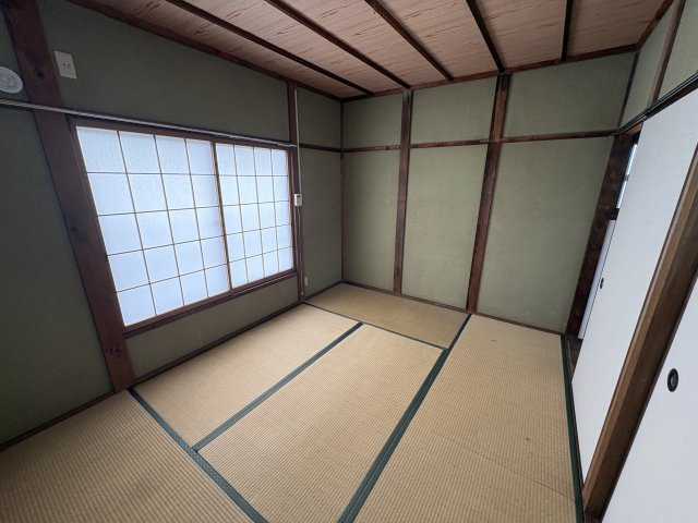 尾上町長田戸建の和室
