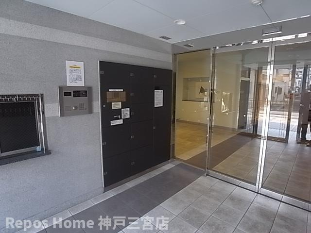 クオーレ三宮弐番館のエントランス