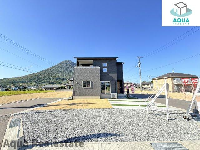 丸亀市飯山町　新築戸建　Ⅲの駐車場|駐車場に車を止められます