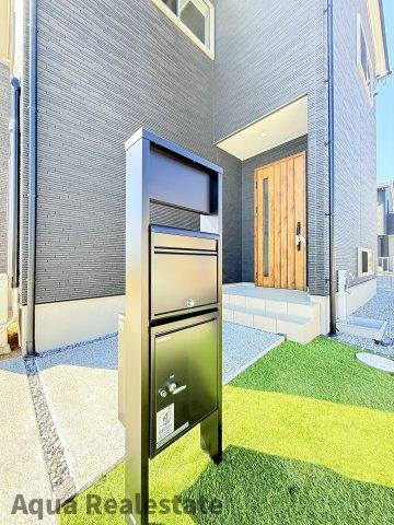 丸亀市飯山町　新築戸建　Ⅲの玄関|明るい玄関です