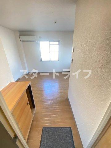大阪市淀川区西三国１丁目の賃貸マンションの玄関