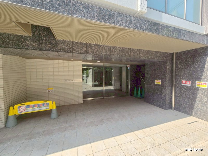 アーバネックス心斎橋２　仲介手数料無料のエントランス