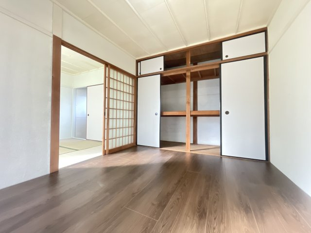 寝屋川市楠根南町のテラスの居間・リビング