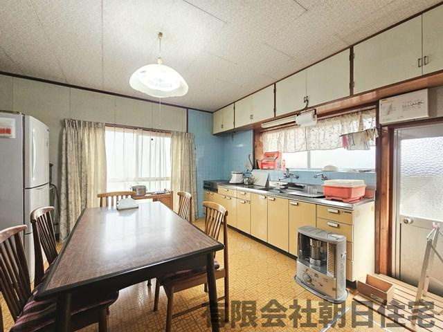 【居間・リビング】 | 山代町中古戸建 | おしゃれなリビングです